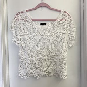 Verty • Crocheted Crop Top